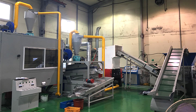 山東銅米機工作現(xiàn)場